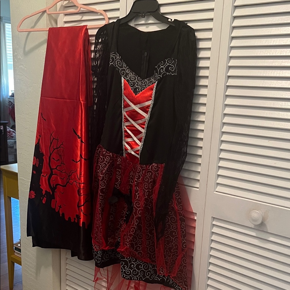 # 0781** Women Vampire Red and Black Gothic Dress ( Halloween)